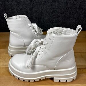 Forever 21 Cream Platform Boots Size 5.5 with Zipper Closure‎ Women's